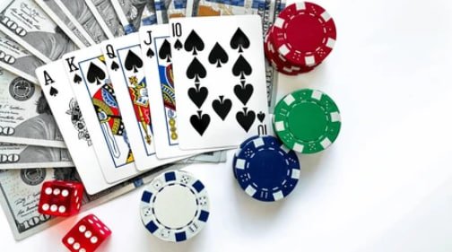 Antarmuka aplikasi mobile demo gratis menampilkan meja blackjack dan opsi sportsbook pada layar utama